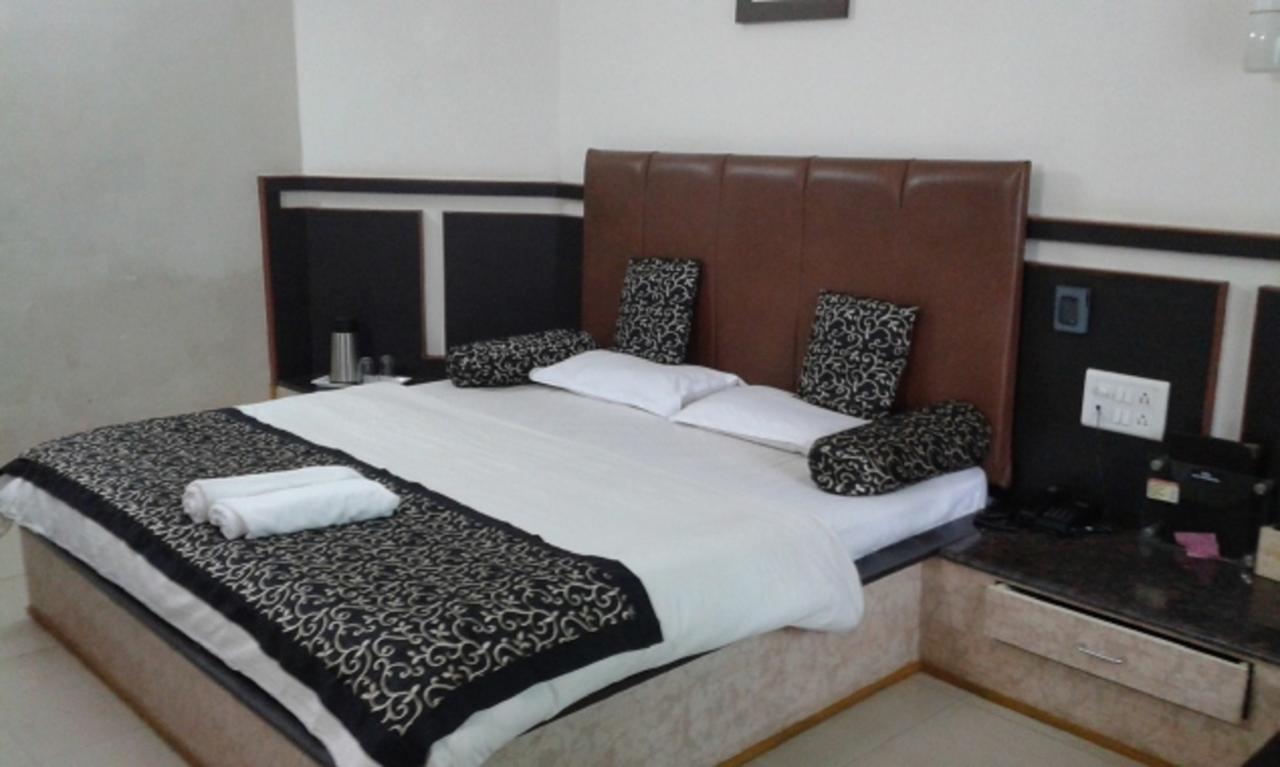 Savshanti Lake Resort Saputara Εξωτερικό φωτογραφία