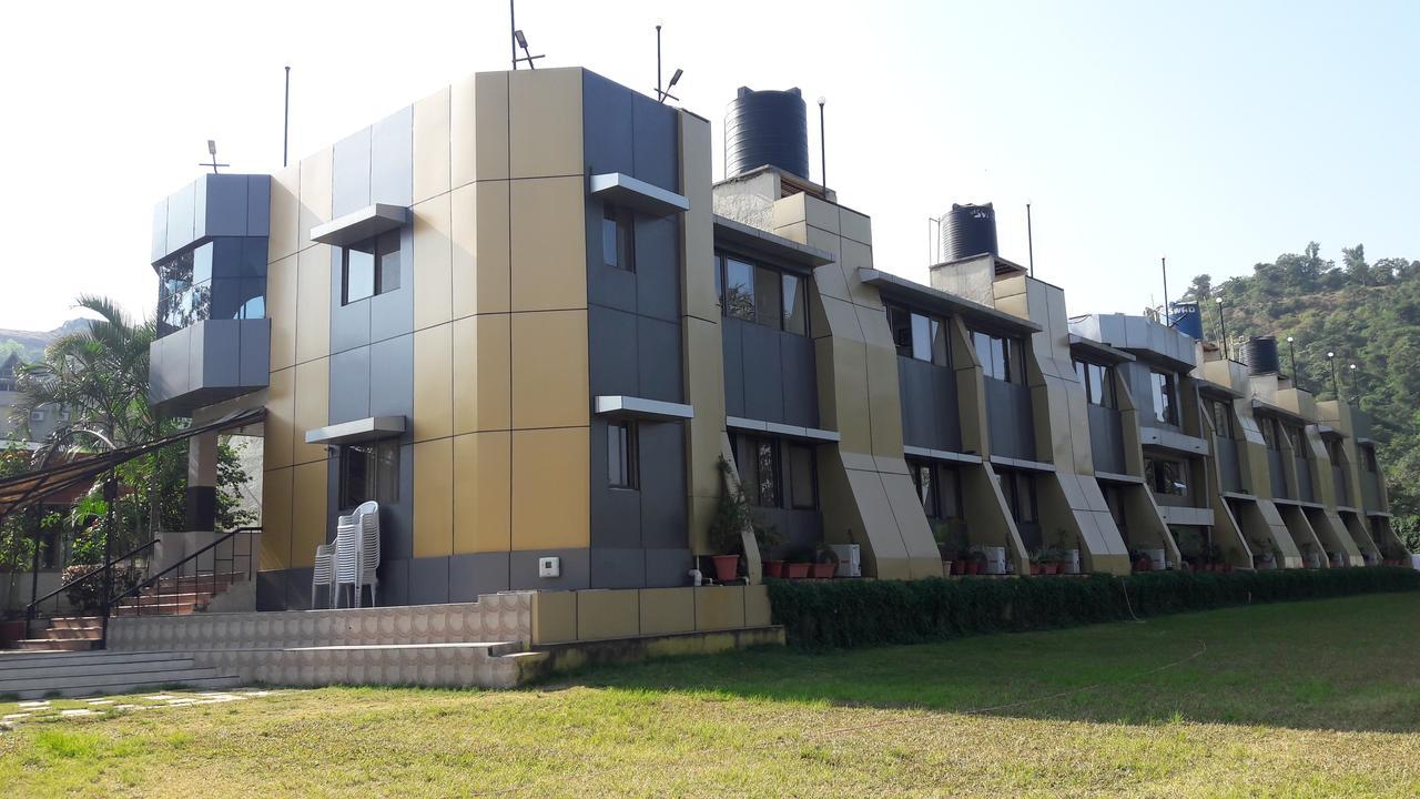 Savshanti Lake Resort Saputara Εξωτερικό φωτογραφία